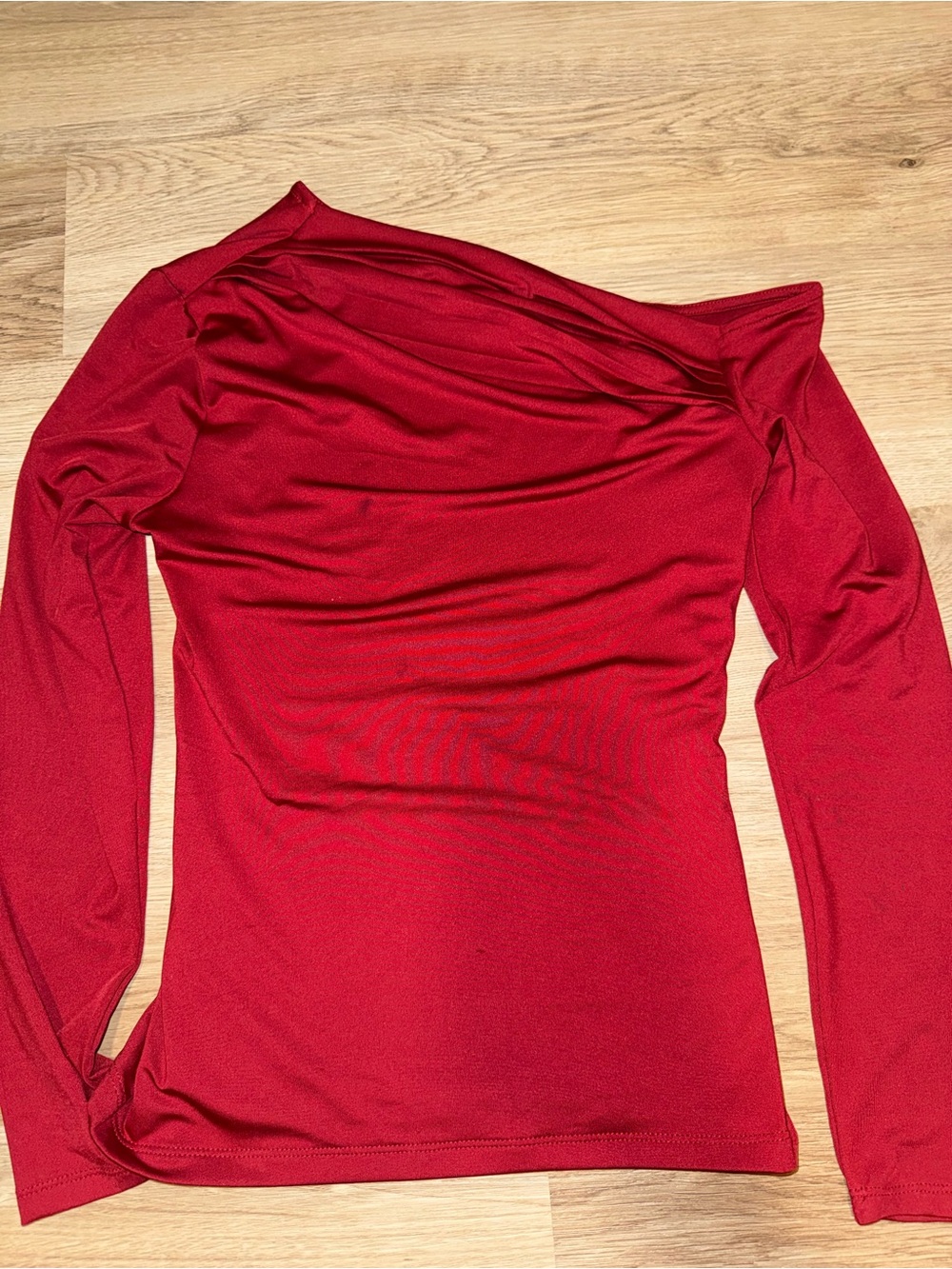 Women’s Red Long Sleeve Off-Shoulder Tee